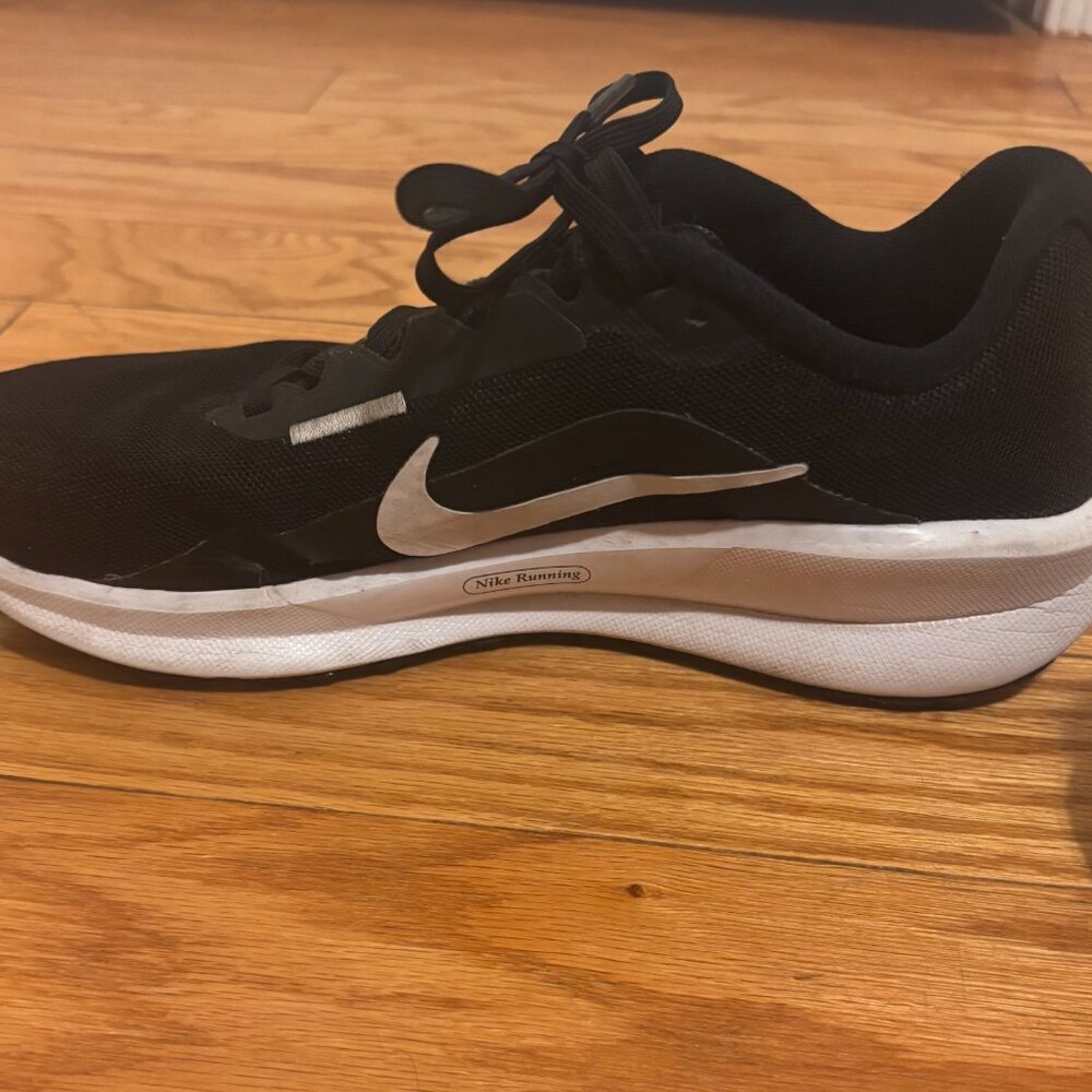 Nike Women's Downshifter 13 Running Shoes Size 7.5 - White/Black - Picture 6 of 10